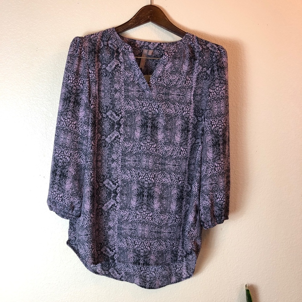 🛍 Blouse V Neck Colorful Woman’s NWT Top